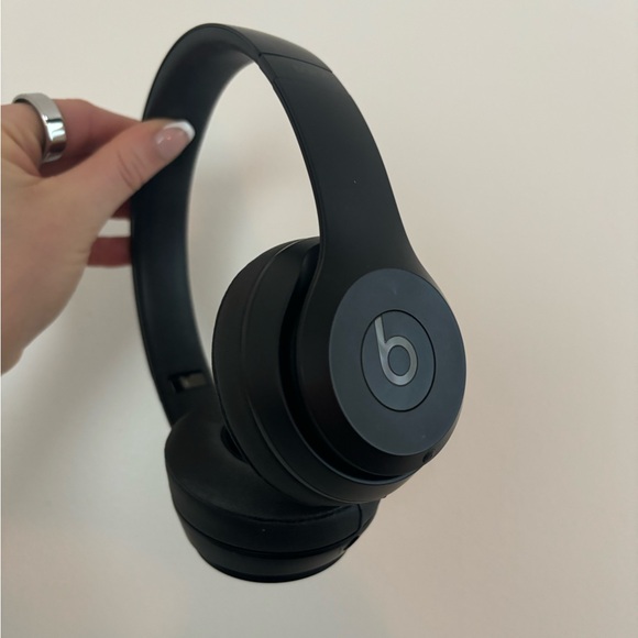 Beats Solo3 Bluetooth headphones